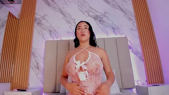 Snapshot of emily_nova_ chatting on 02/12/26, 12:05 emily nova online show from 02/12/26, 12:05