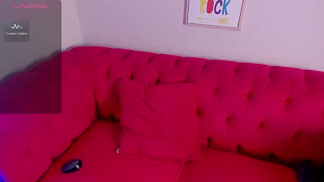 Snapshot of Lara_reynolds_ chatting on 02/10/26, 04:50 Lara reynolds online show from 02/10/26, 04:50