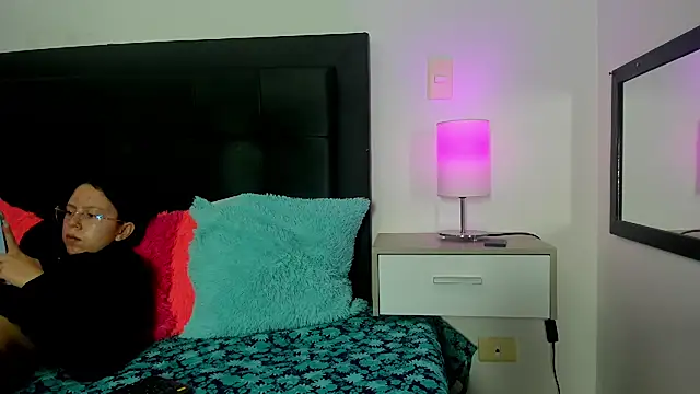 Natalye 23 online show from 04/02/26, 12:29