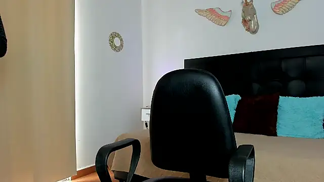 Natalye 23 online show from 04/16/26, 06:19