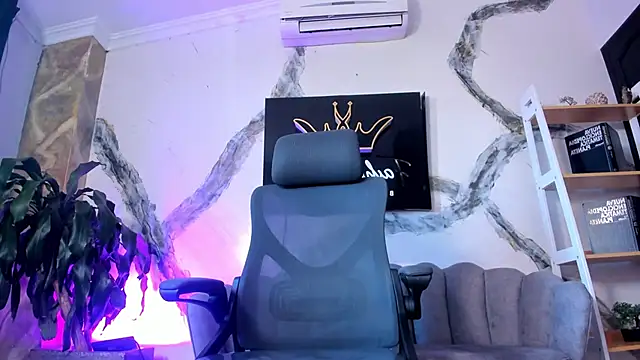 CatalinaMartinezz  online show from 03/09/26, 12:30