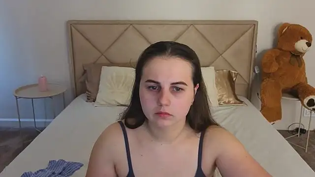 Snapshot of MikaFoxy chatting on 04/14/26, 05:23 MikaFoxy online show from 04/14/26, 05:23