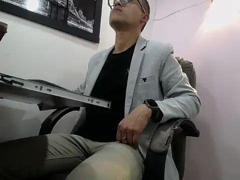 Oswalldo   online show from 02/16/26, 11:31