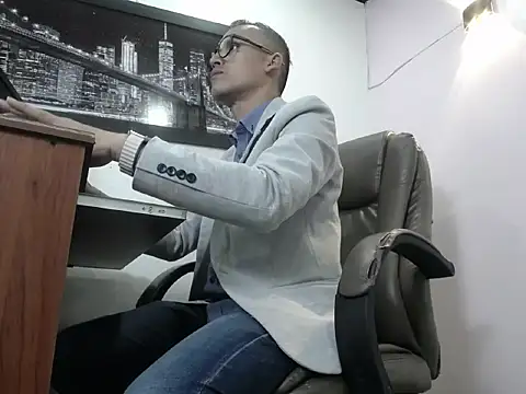 Oswalldo   online show from 02/07/26, 03:36