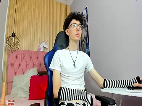 Syriussz online show from 02/16/26, 07:34