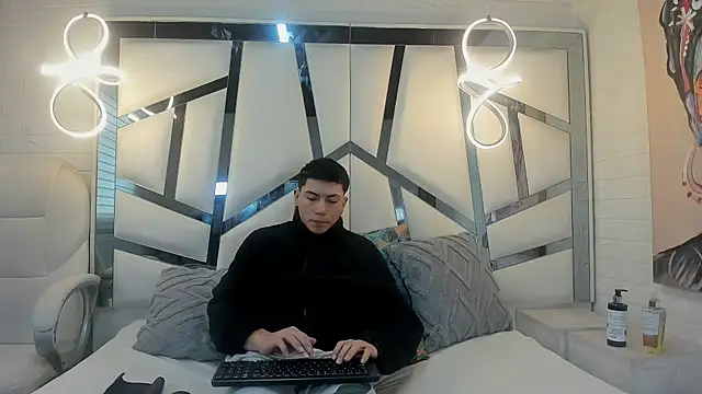 Snapshot of ScarlettAndLucas chatting on 03/02/26, 12:23 ScarlettAndLucas online show from 03/02/26, 12:23