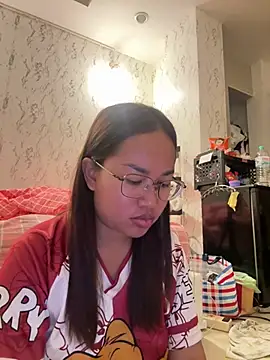Snapshot of Ponthip chatting on 07/18/26, 12:25 Ponthip online show from 07/18/26, 12:25