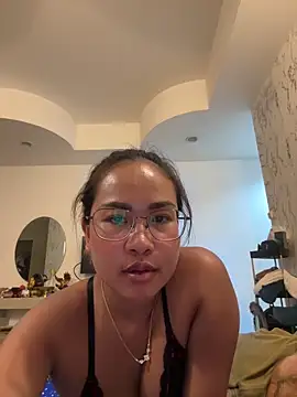 Ponthip online show from 04/05/26, 06:47