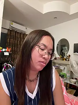 Snapshot of Ponthip chatting on 07/15/26, 04:36 Ponthip online show from 07/15/26, 04:36