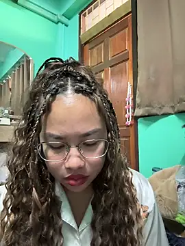 Snapshot of Ponthip chatting on 02/20/26, 09:55 Ponthip online show from 02/20/26, 09:55