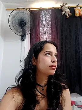 Emmi Nowit online show from 01/19/26, 01:04