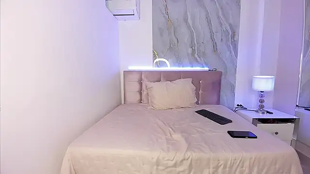 NicolVegaa online show from 06/03/26, 12:28