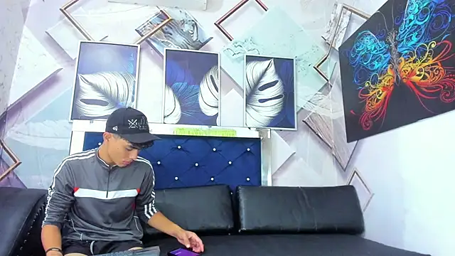 Roman cute online show from 01/11/26, 02:35