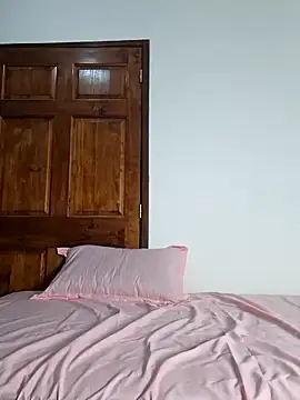 jade03  online show from 02/27/26, 08:52