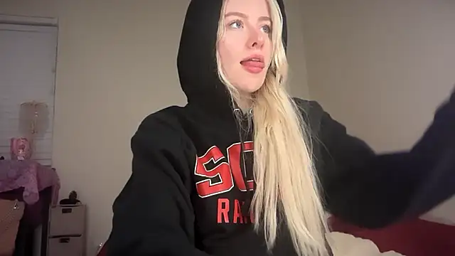 blondebunny999 999 online show from 05/14/26, 06:21