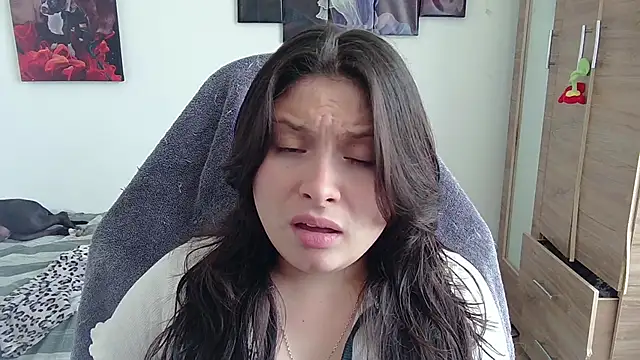 yessica gomez01 online show from 04/23/26, 07:26