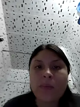 yessica gomez01 online show from 04/27/26, 07:56