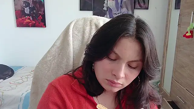 yessica gomez01 online show from 05/05/26, 08:23