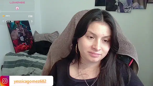 yessica gomez01 online show from 02/15/26, 10:41
