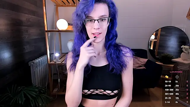 Snapshot of AuraLaunni chatting on 06/21/26, 06:41 AuraLaunni online show from 06/21/26, 06:41