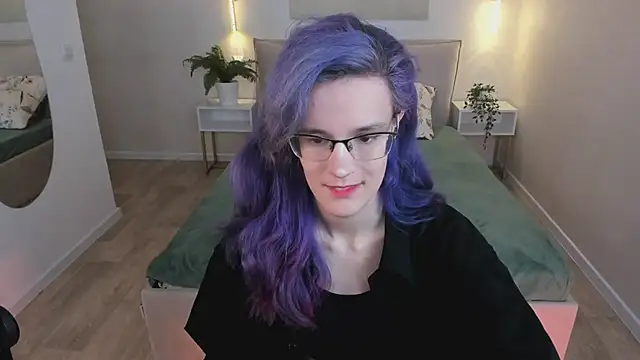 Snapshot of AuraLaunni chatting on 06/27/26, 07:36 AuraLaunni online show from 06/27/26, 07:36
