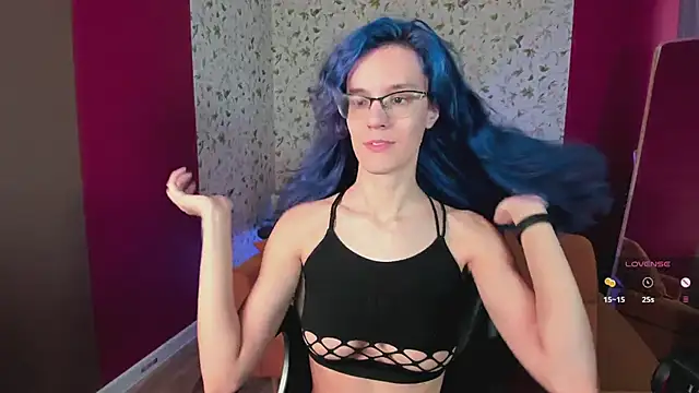Snapshot of AuraLaunni chatting on 06/18/26, 06:56 AuraLaunni online show from 06/18/26, 06:56