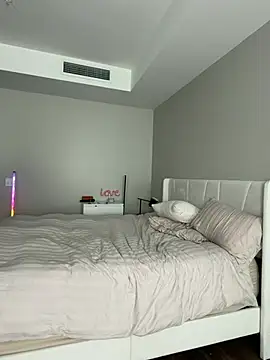 juliasweettits online show from 06/11/26, 10:29