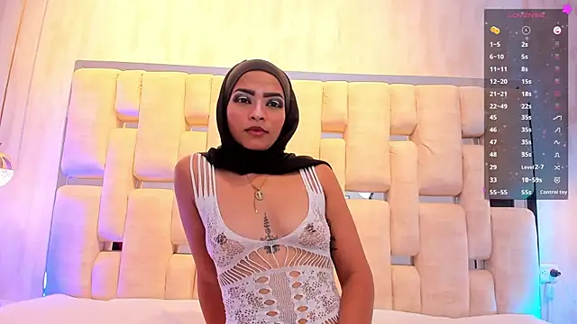 Snapshot of VeronicaFlowers_ chatting on 02/08/26, 03:15 VeronicaFlowers online show from 02/08/26, 03:15