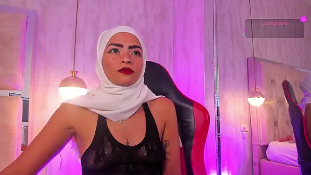 Snapshot of VeronicaFlowers_ chatting on 02/04/26, 08:37 VeronicaFlowers online show from 02/04/26, 08:37