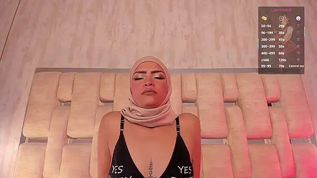 Snapshot of VeronicaFlowers_ chatting on 02/23/26, 05:09 VeronicaFlowers online show from 02/23/26, 05:09