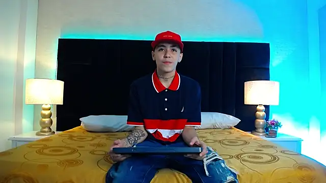 Raven Cox online show from 01/11/26, 05:14