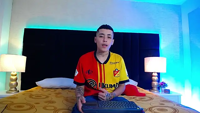 Raven Cox online show from 01/12/26, 05:25