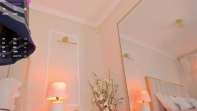 your alina18 online show from 06/15/26, 11:37