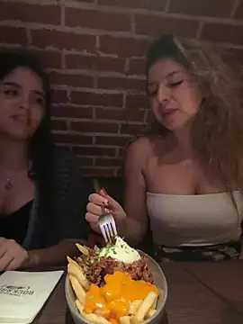 bebitas2  online show from 04/12/26, 10:35