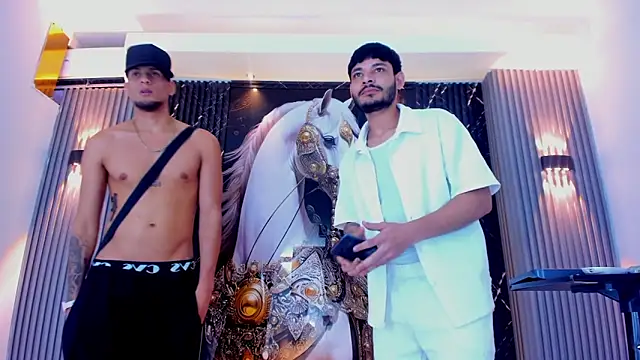 Snapshot of The_Gods_In_Diamonds chatting on 02/04/26, 10:16 The Gods In Diamonds online show from 02/04/26, 10:16