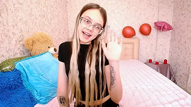 LolliStrawberry online show from 03/26/26, 06:44