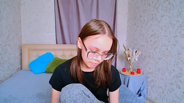 LolliStrawberry online show from 04/10/26, 10:11