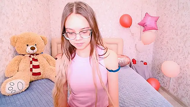 LolliStrawberry online show from 03/09/26, 02:04