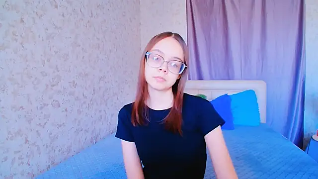 LolliStrawberry online show from 04/01/26, 07:53