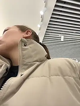 Snapshot of LeiaMood chatting on 02/12/26, 04:56 LeiaMood online show from 02/12/26, 04:56