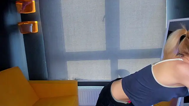 Snapshot of Moon_Silk chatting on 02/06/26, 08:10 Moon Silk online show from 02/06/26, 08:10