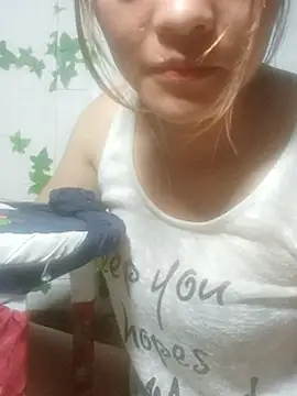 jjennyyy online show from 05/20/26, 02:03