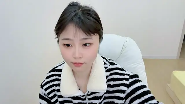 Onefiona online show from 04/15/26, 06:52