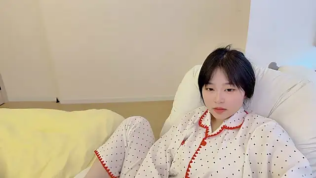 Onefiona online show from 04/11/26, 07:45