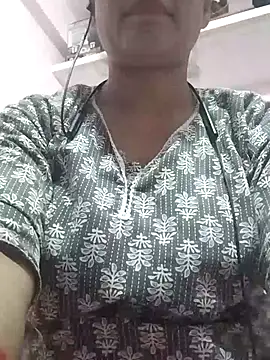 Snapshot of Zaara101 chatting on 06/12/26, 06:16 Zaara101 online show from 06/12/26, 06:16