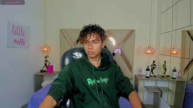 Anyelo Twink online show from 06/04/26, 08:13
