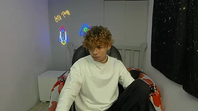 Anyelo Twink online show from 02/02/26, 08:19