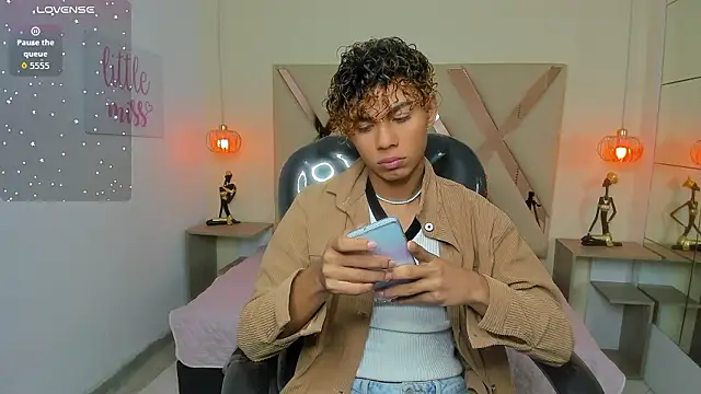 Anyelo Twink online show from 03/29/26, 05:42