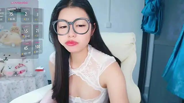 -XiaoYu-777 online show from 04/08/26, 10:28