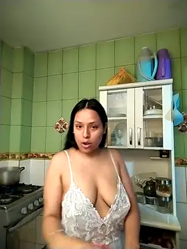 Snapshot of Aleja_1426 chatting on 02/01/26, 05:33 Aleja 1426 online show from 02/01/26, 05:33